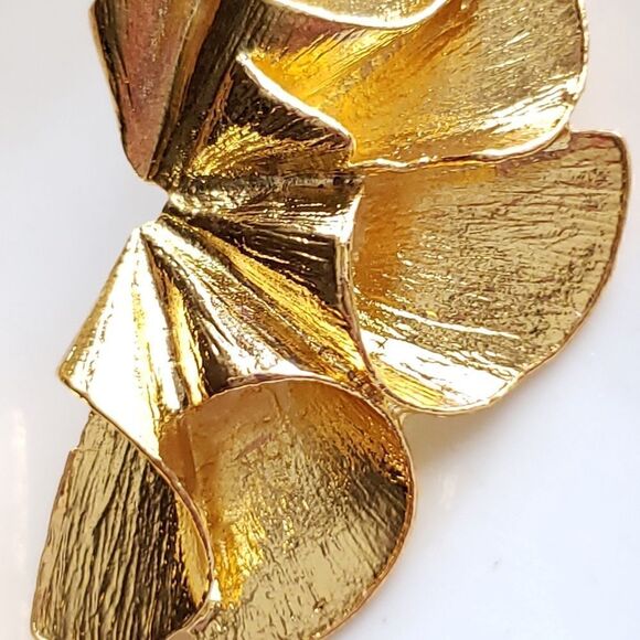 New! Zara Fan Earrings - Picture 3 of 15